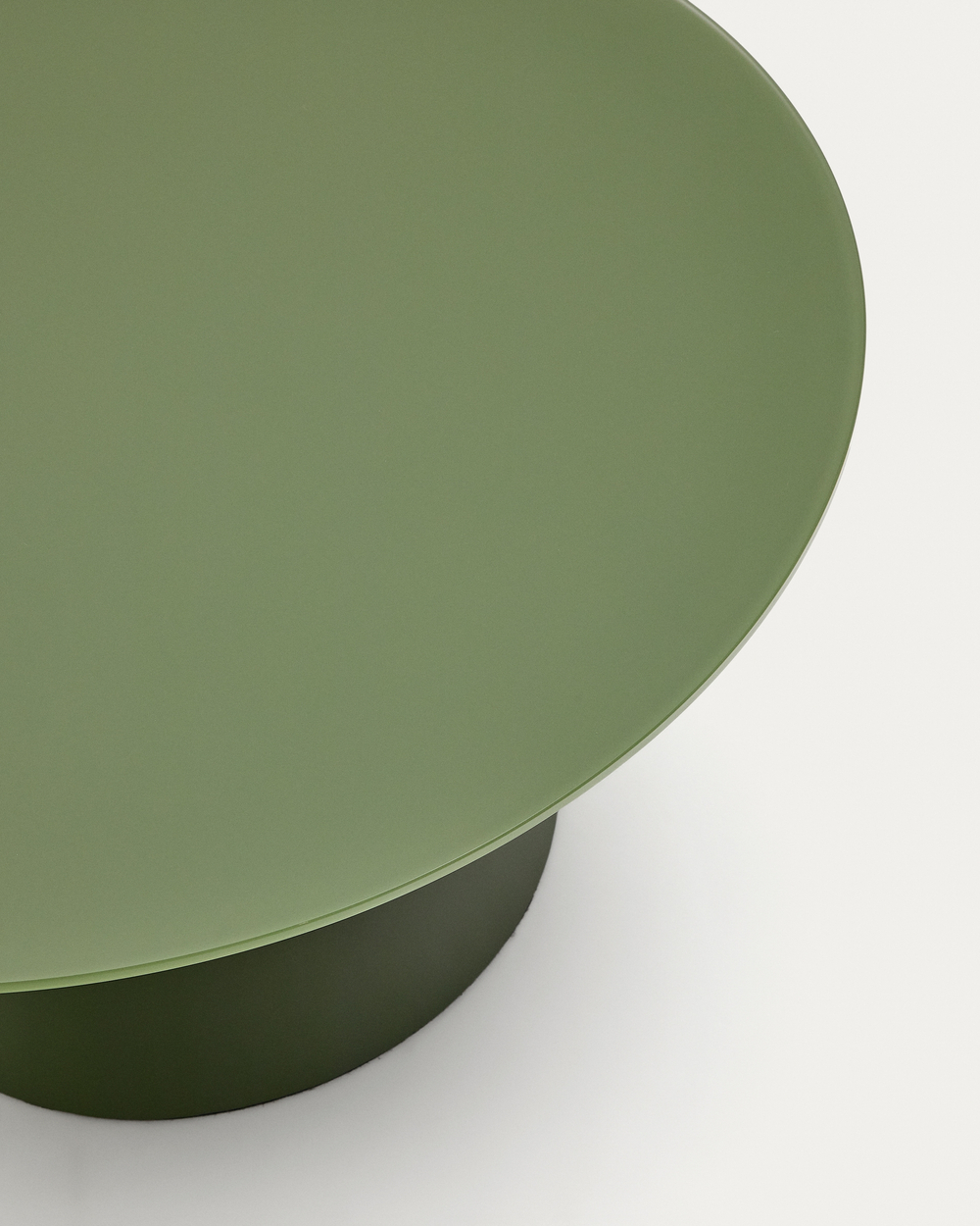 Журнальный столик Wilshire зеленый из закаленного стекла из стали Ø80 см