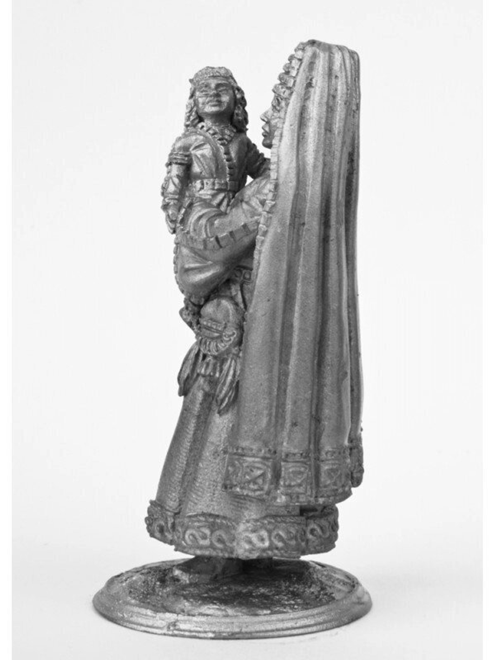 Оловянная фигурка Скифская царица с ребенком