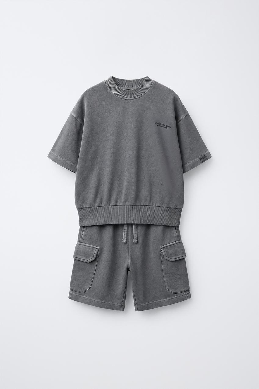 ZARA КОМПЛЕКТ ИЗ ТОЛСТОВКИ С КОРОТКИМИ РУКАВАМИ И ШОРТОВ-КАРГО, АНТРАЦИТОВО-СЕРЫЙ