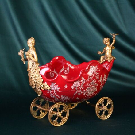 Винтаж: Ваза для фруктов в виде колесницы