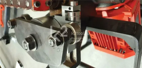 Вертикальный роликовый направляющий рельс для кромкореза АВМ-14