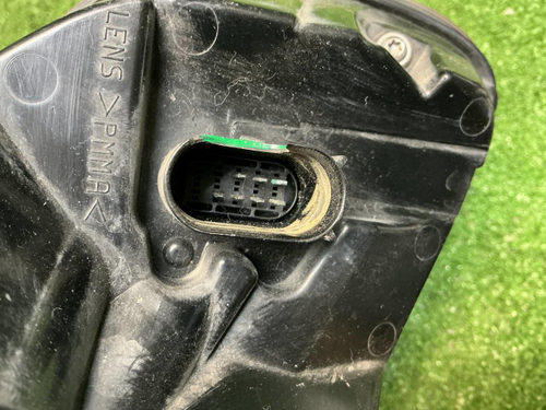 Фонарь правый внутренний Porsche Cayenne 958 14-18