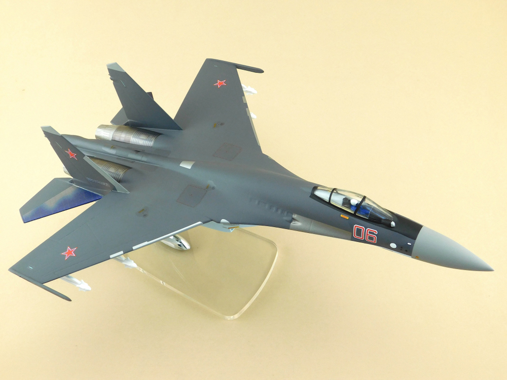 Модель самолета Су-35С (М1:48, ВВС России, 06, Графит)