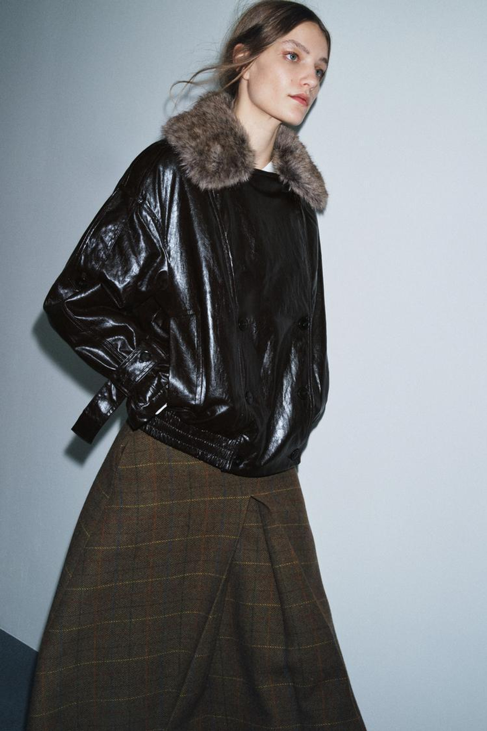 ZARA БЛЕСТЯЩАЯ КУРТКА С ВОРОТНИКОМ ИЗ ИСКУССТВЕННОГО МЕХА — ZW COLLECTION, КОРИЧНЕВЫЙ