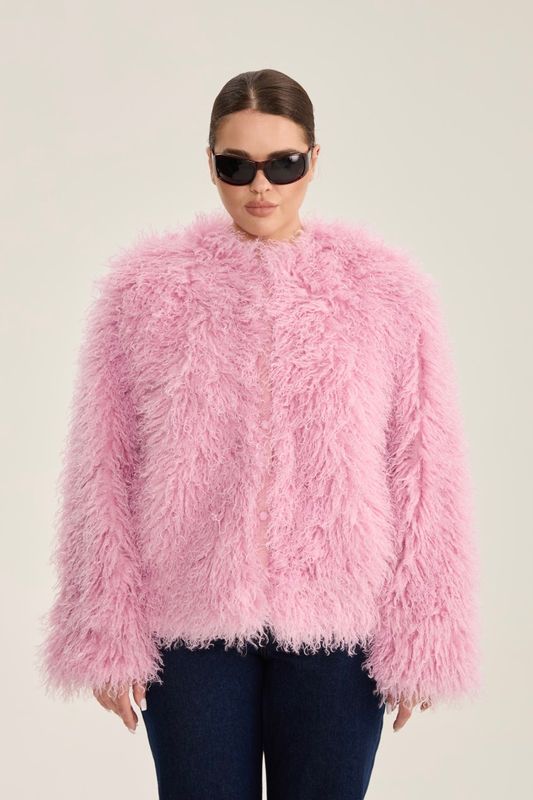Шуба укороченная из искусственного меха ламы, розовый