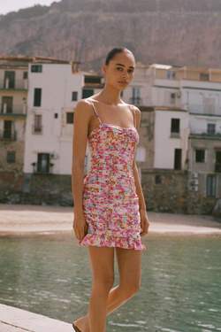 ZARA МИНИ-ПЛАТЬЕ СО СБОРКАМИ И ЦВЕТОЧНЫМ ПРИНТОМ, РАЗНОЦВЕТНЫЙ