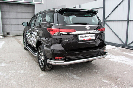 Защита заднего бампера (нержавейка) Toyota Fortuner (2015-2023) d76+d42 длинная