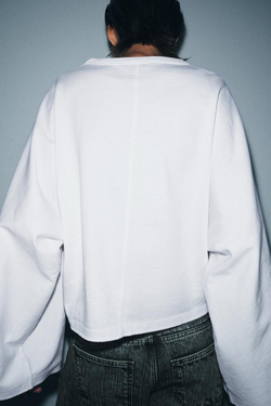 ZARA ФУТБОЛКА С РУКАВАМИ-КРЫЛЫШКАМИ, БЕЛЫЙ