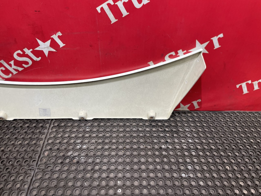 Спойлер кабины верхний