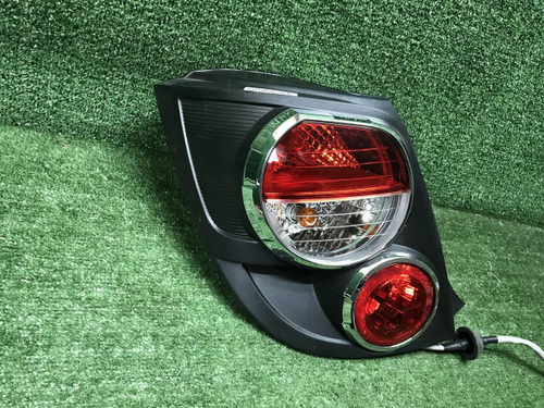 Фонарь левый Chevrolet Aveo T300 (11-20) хэтчбек