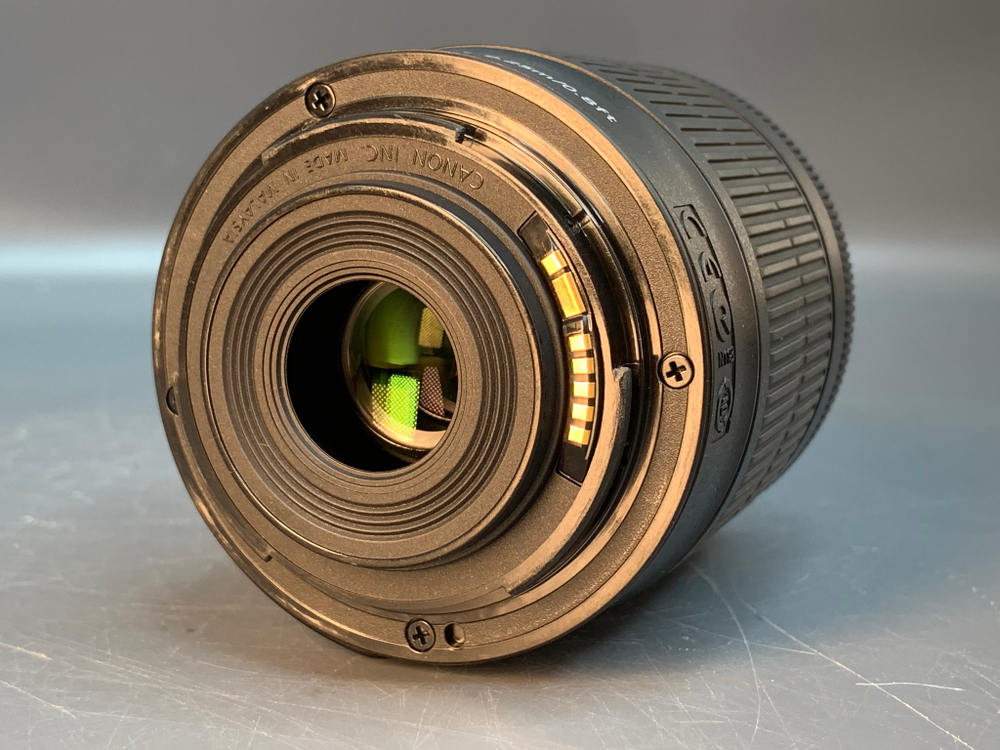 Canon 77D kit 18-55mm 3.5-5.6 IS STM 1650 кадров