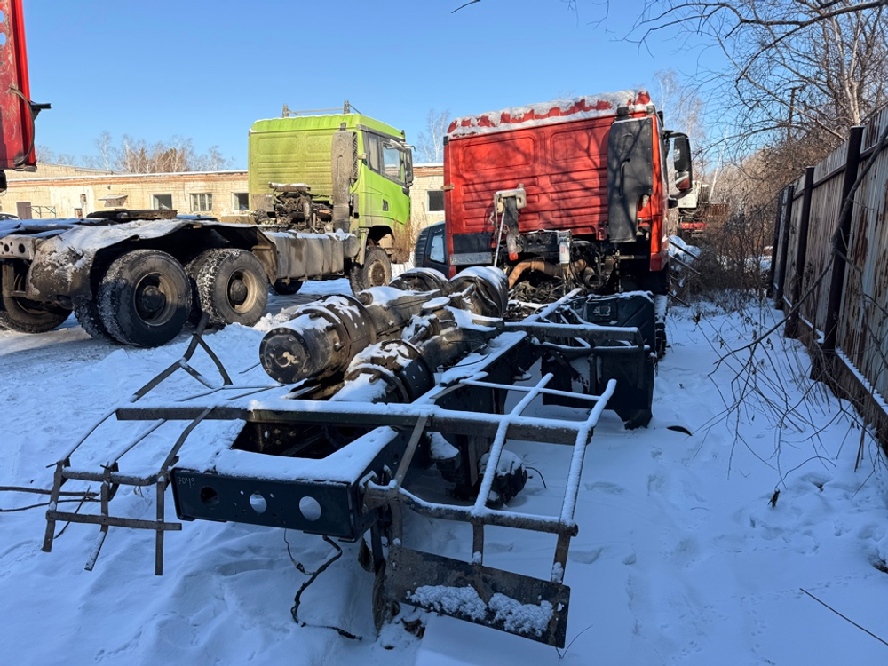 Shacman (Shaanxi) SX* 6x6 Седельный тягач SX42586V385 (Дизельный, 11,6 л, 423 л.с., МТ)
