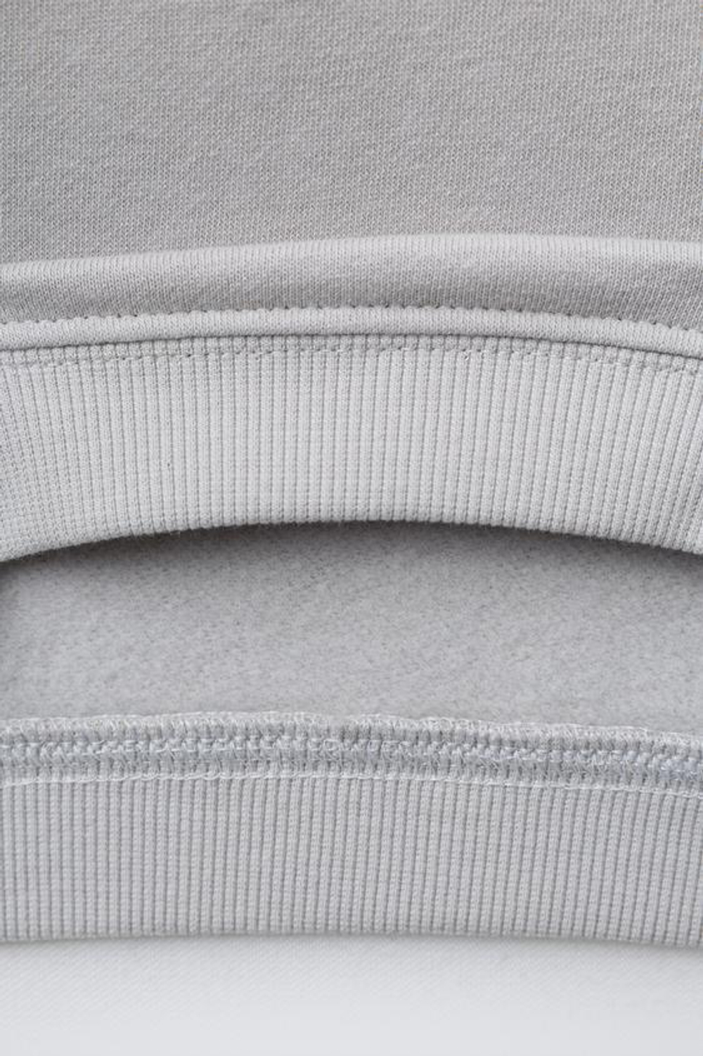 ZARA КОМПЛЕКТ ИЗ ТОЛСТОВКИ И БРЮК-ДЖОГГЕРОВ С ВЫШИВКОЙ ПИНГВИНА, ЖЕМЧУЖНО-СЕРЫЙ