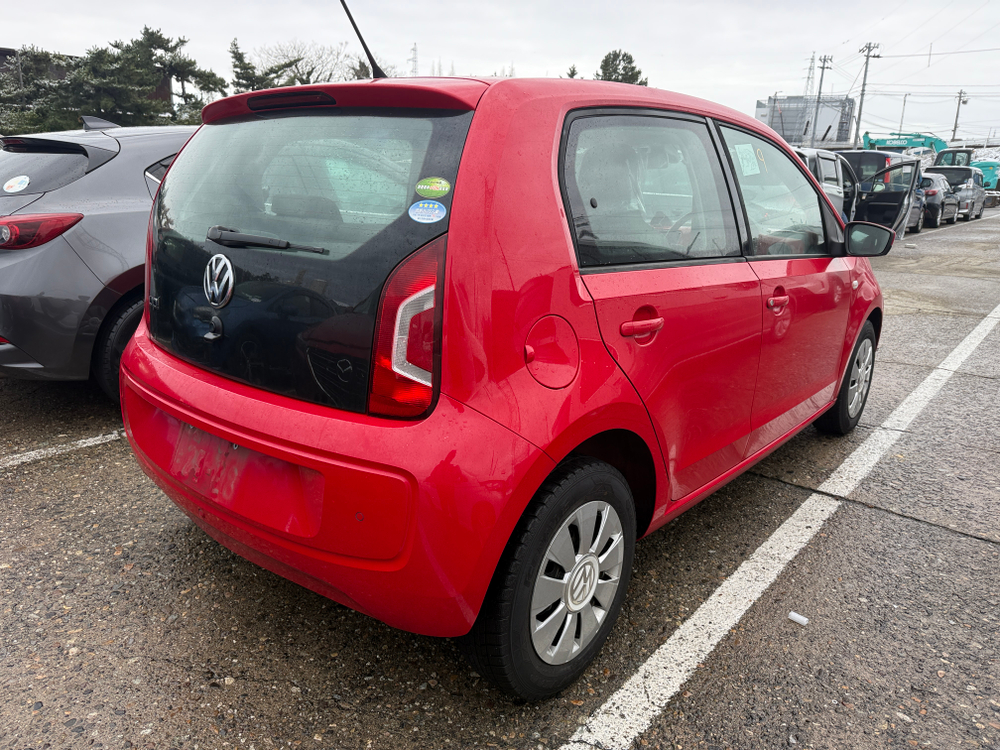 Volkswagen up!, 2013