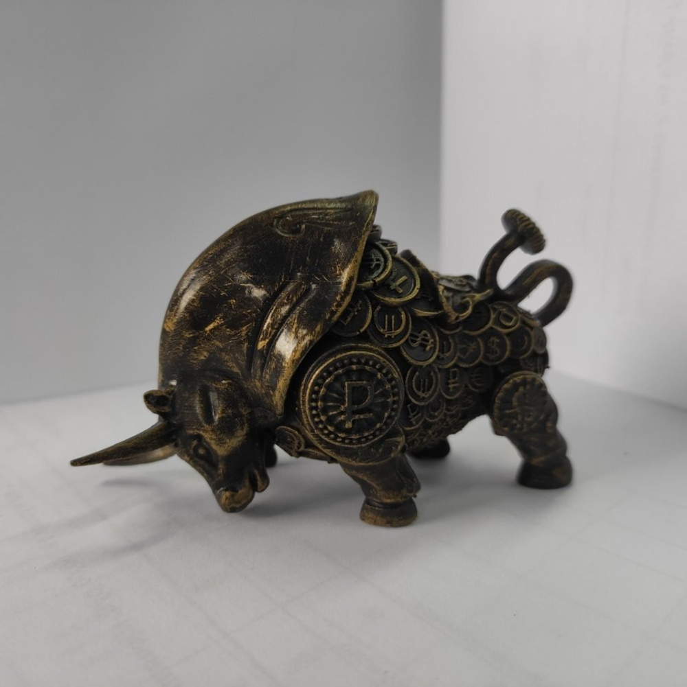 Фигурка Денежный Бык в монетах, средний