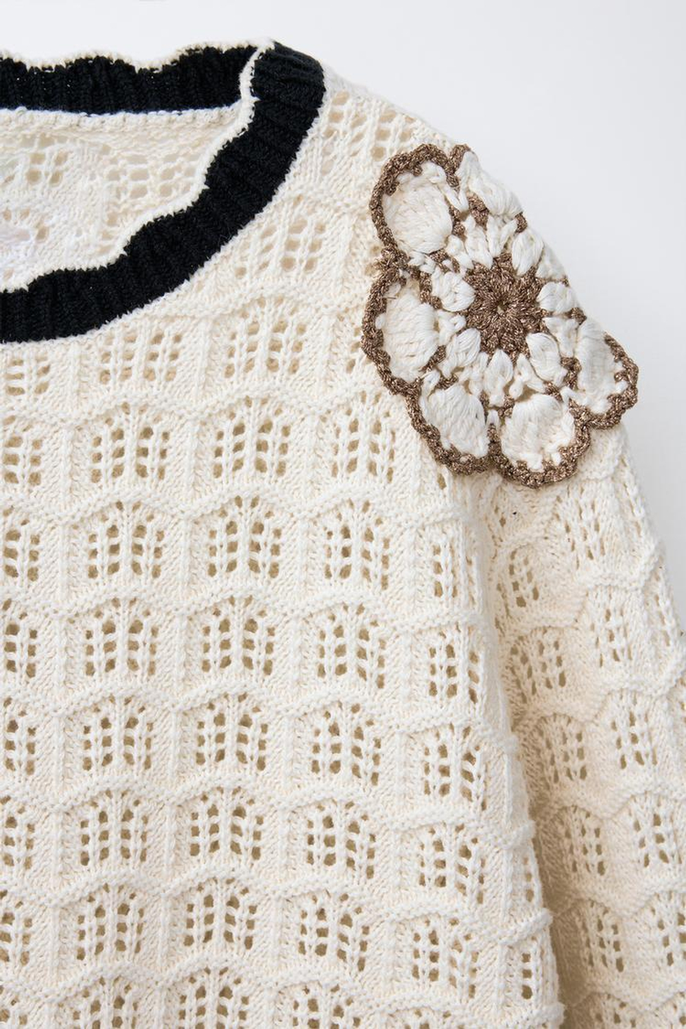 ZARA СВИТЕР ИЗ КРУЖЕВА КРОШЕ С ЦВЕТОЧНЫМ УЗОРОМ, ЭКРЮ