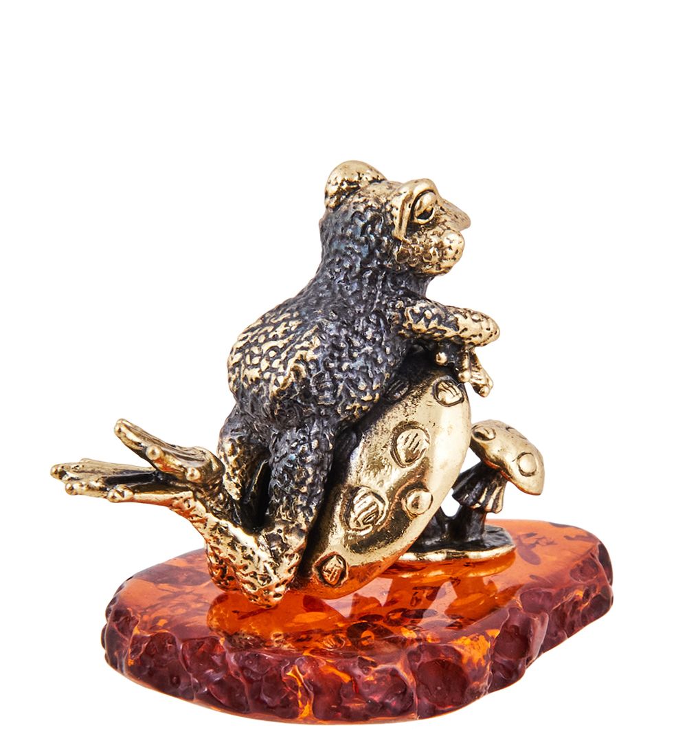 Народные промыслы AM-3691 Фигурка «Лягушка на расслабоне» (латунь, янтарь)
