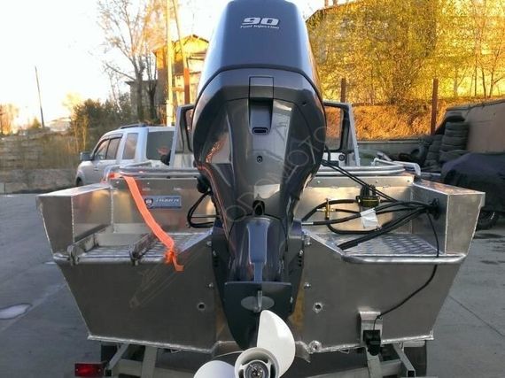 Алюминиевая моторная лодка RusBoat 52 JET под подвесной водомёт