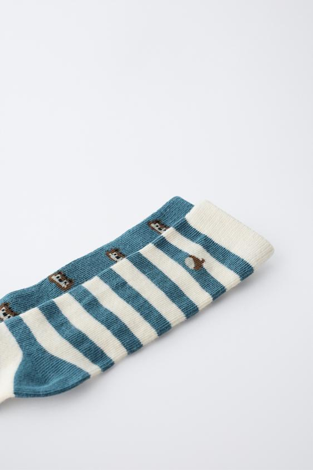 ZARA НАБОР ИЗ ДВУХ ПАР НОСКОВ С ЖЕЛУДЯМИ, БЕЛКАМИ И ПОЛОСКАМИ, СИНЕВАТЫЙ