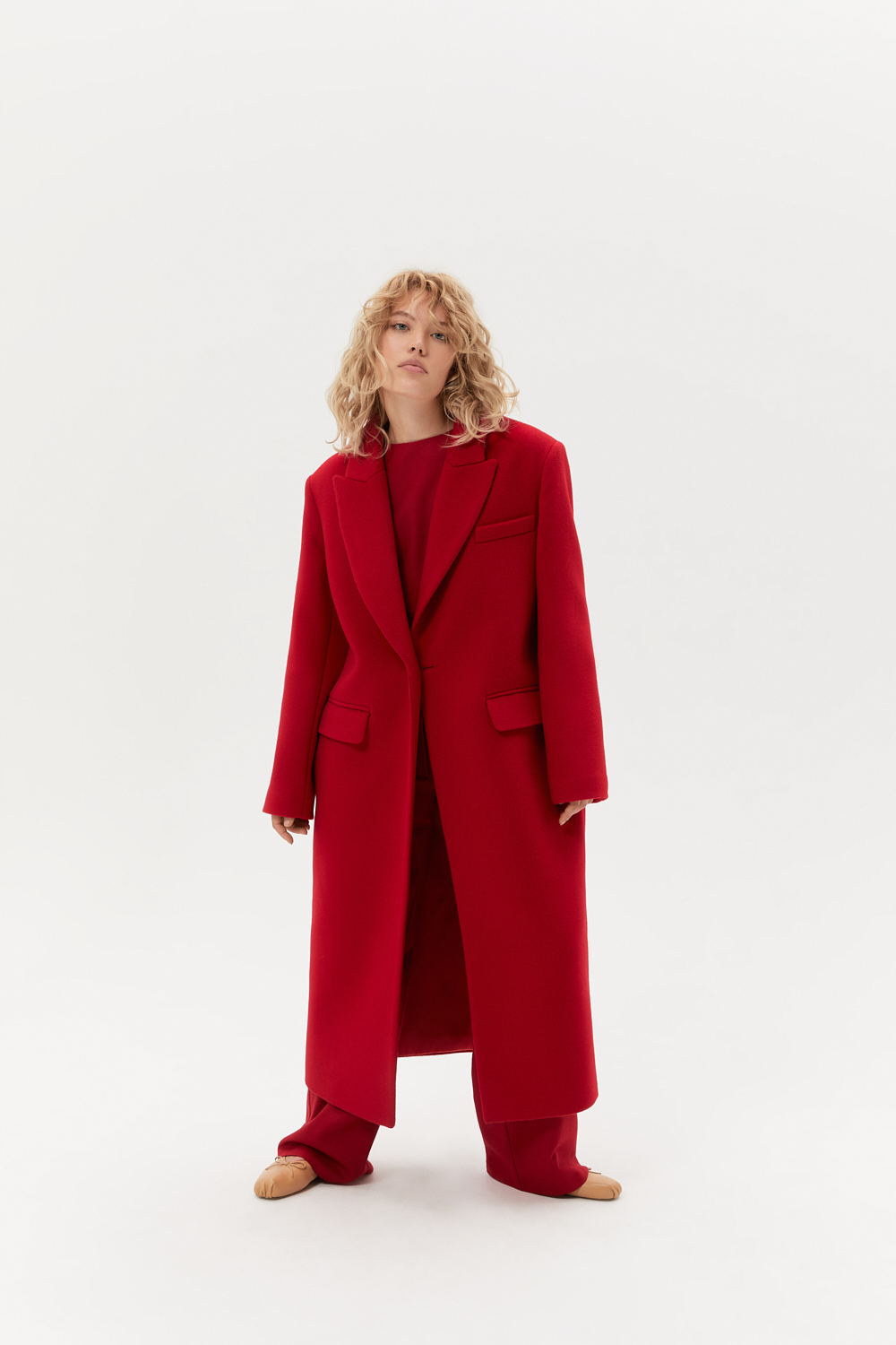 Объёмное пальто из шерсти, красное