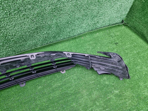 Решетка переднего бампера Toyota Camry xv70 20-нв