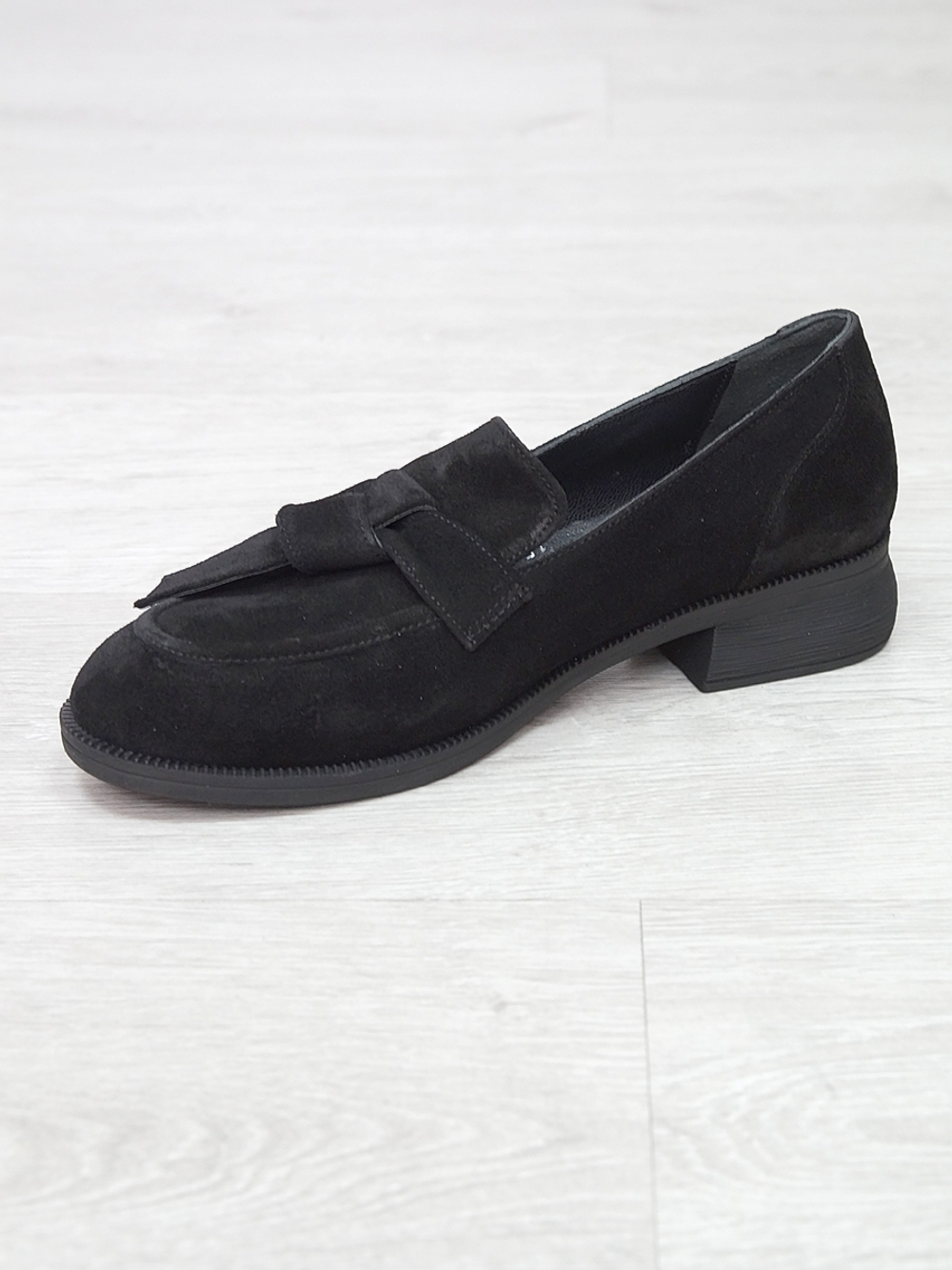 Лоферы женские демисезонные CHARMS SHOES 153-100 \01