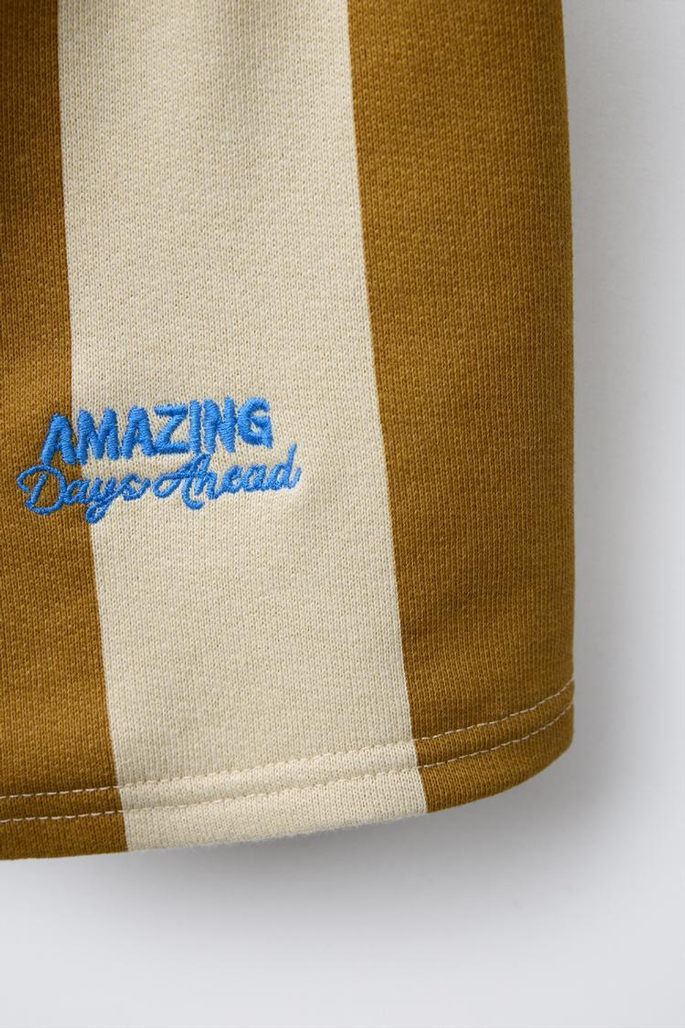 ZARA ШОРТЫ-БЕРМУДЫ В ПОЛОСКУ С ВЫШИТОЙ НАДПИСЬЮ, КОРИЧНЕВЫЙ