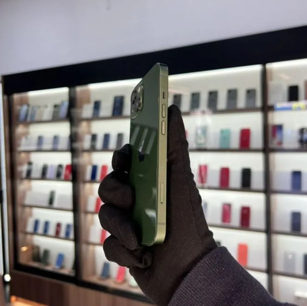 iPhone 13, 256 ГБ б/у