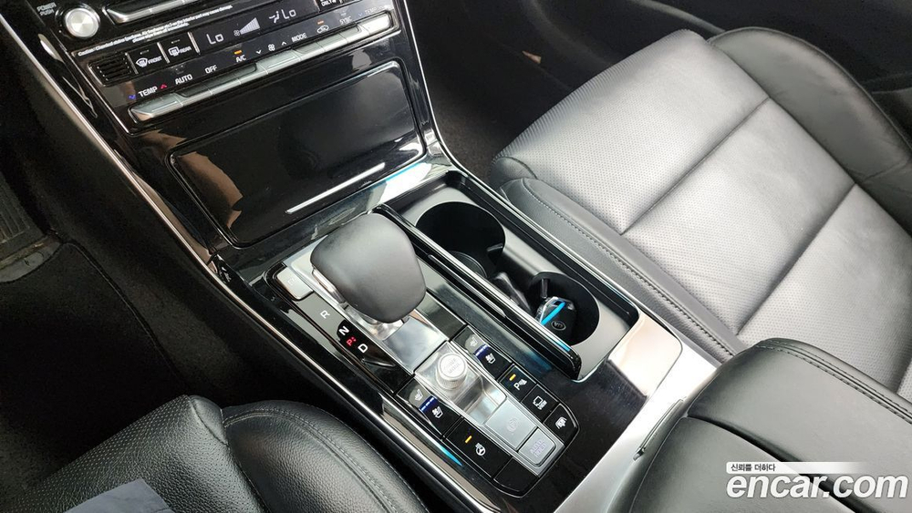 Kia K7 (Cadenza) Premier Hybrid Prestige (03.2020)