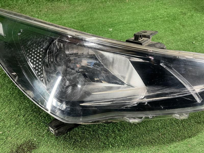 Фара правая Hyundai Solaris 2 (2020-н.в.) галоген