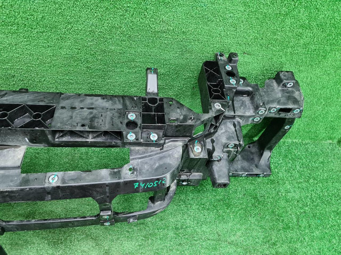 Телевизор Lixiang L9 (2022-н.в.)