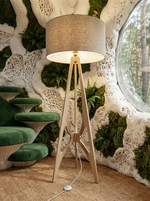 Напольный светильник Maestoso в необычном интерьере стиля Wabi-Sabi