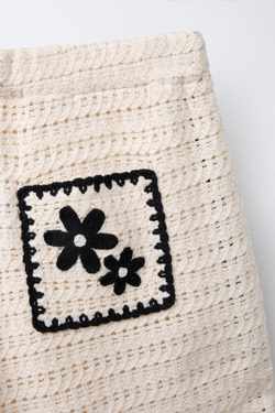 ZARA ВЯЗАНЫЕ КРЮЧКОМ ШОРТЫ-БЕРМУДЫ С ДЕКОРАТИВНОЙ СТРОЧКОЙ, ЭКРЮ