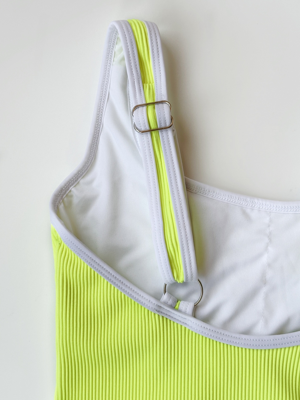 Лимонный купальник слитный в рубчик, размер L