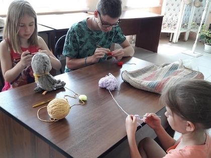 Сегодня в «Романовском Парке» проходят два занятия по вязанию крючком