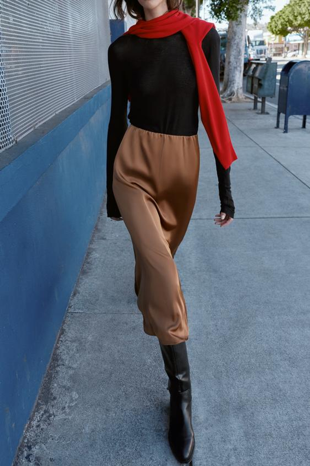 ZARA АТЛАСНАЯ ЮБКА МИДИ, КАРАМЕЛЬНЫЙ