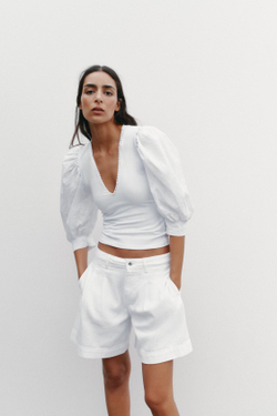 ZARA ТОП С РУКАВАМИ-БУФАМИ И ВЫШИВКОЙ В ВИДЕ ЦВЕТОВ, БЕЛЫЙ