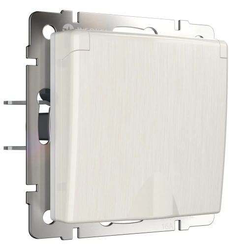 Розетка влагозащищенная с заземлением с крышкой и шторками (перламутровый рифленый) W1171213