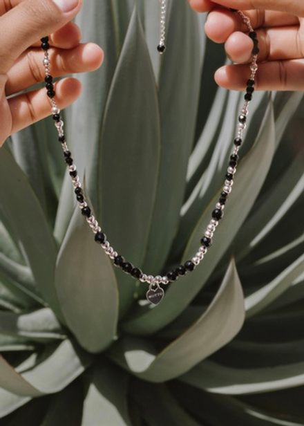 Колье-фенечка "Моно" с черным ониксом