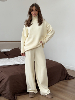 Комплект вязаный, свитер свободного кроя и брюки