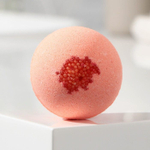 Бомбочка для ванны «Клубничный поцелуй» с жемчугом - 130 гр.