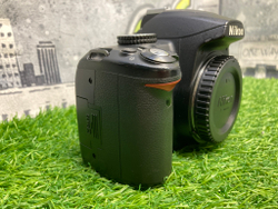 Nikon D3000 (93.000 кадров)