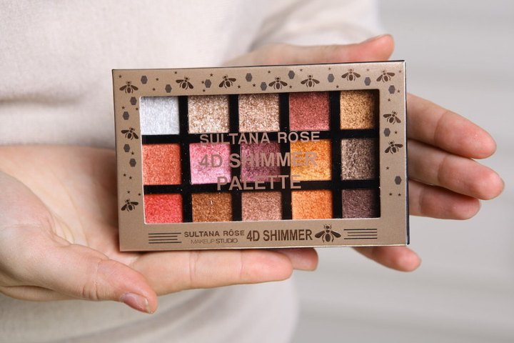 Тени для век с шиммером Sultana Rose 4D тон 03, 15 цветов, 15 г