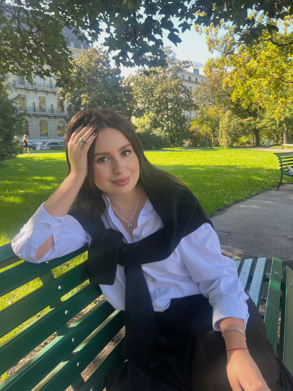 Колье с буквой