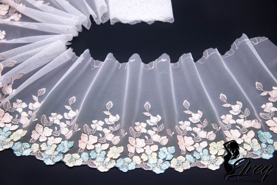 05-128 Вышивка на неэл. сетке 20 см, айвори/ментол/желтый (левая)