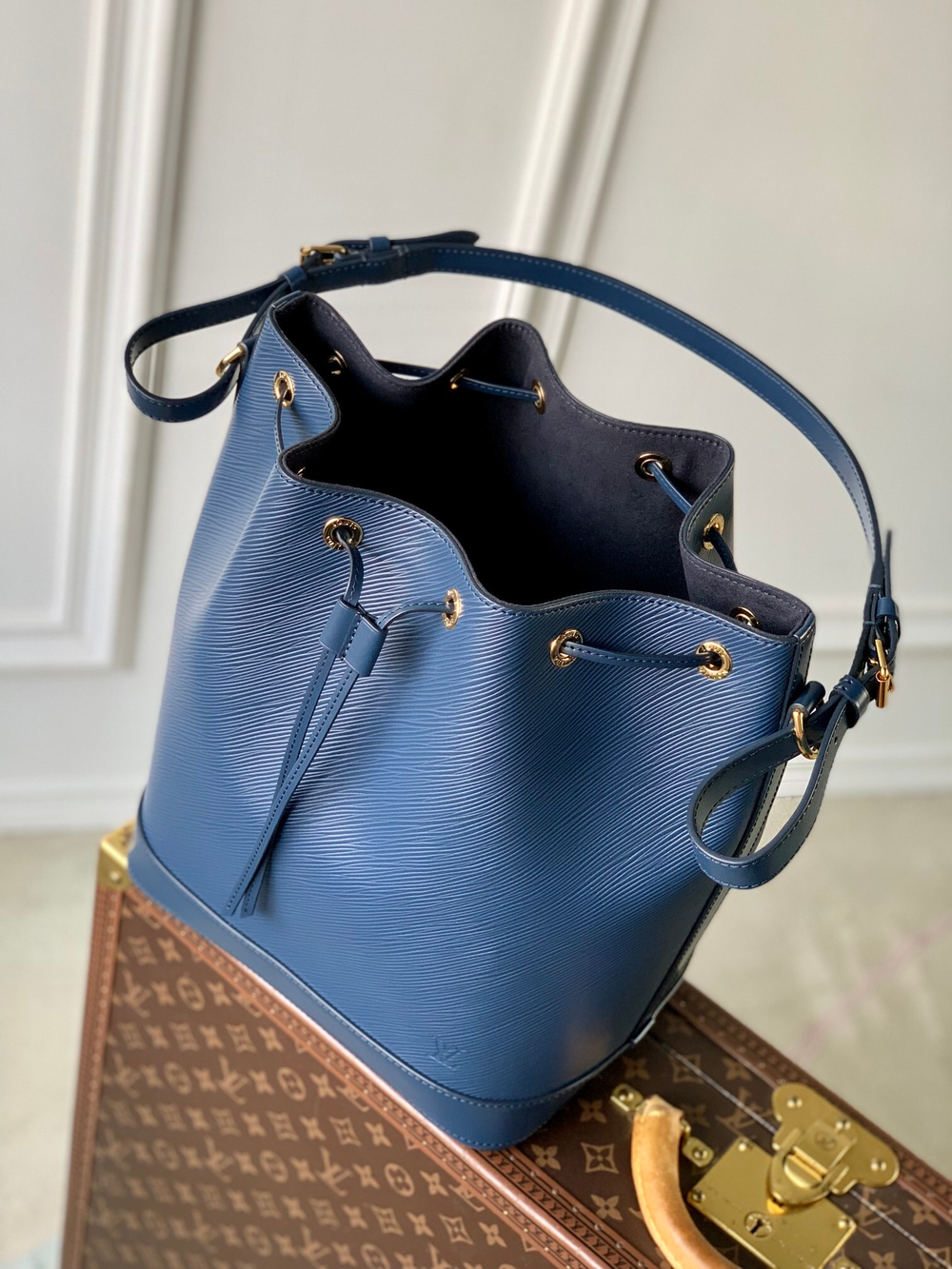 Louis Vuitton Noe MM Bucket Bag
