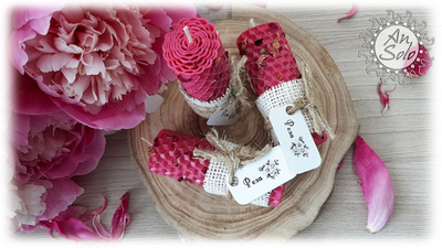 Свеча из вощины "Роза"