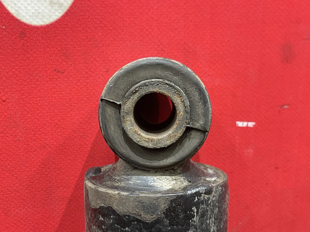 Амортизатор задний