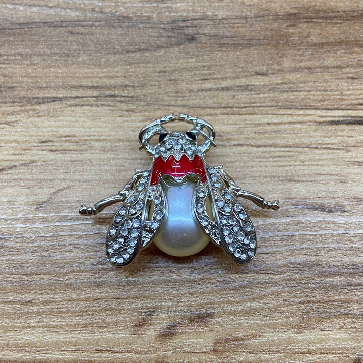 Брошь Шмель эмаль красная жемчужинка стразы металл серебристый