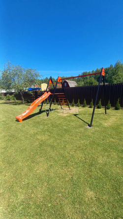 Монтаж уличных качелей Sv Sport с горкой